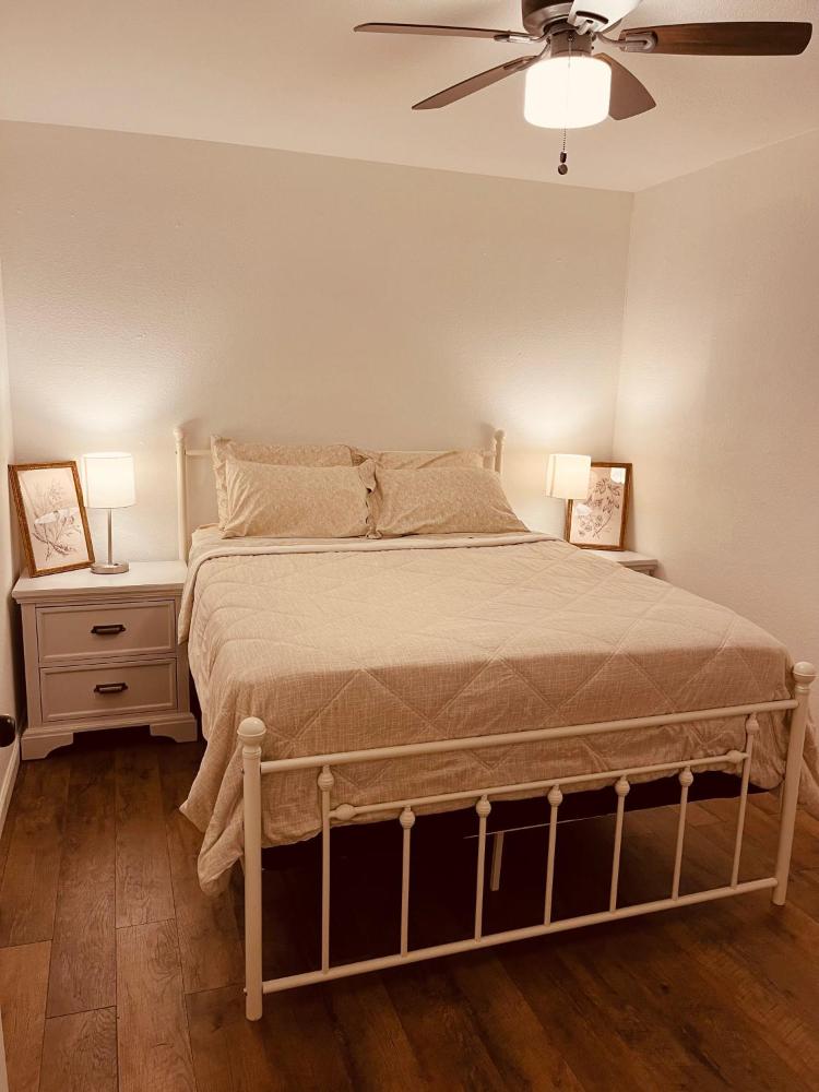 Cozy 2-BR Retreat in Kingman, AZ